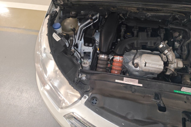 雪铁龙C4L 2014款 1.6THP 智驱版 自动劲智型局部细节9006