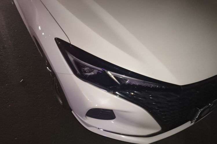 长安 逸动 2020款 PLUS 蓝鲸NE 1.4T GDI DCT旗舰型车身外观8