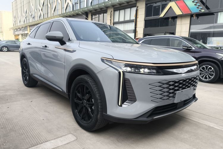 星途瑶光 2023款 400T 两驱优享版车身外观3