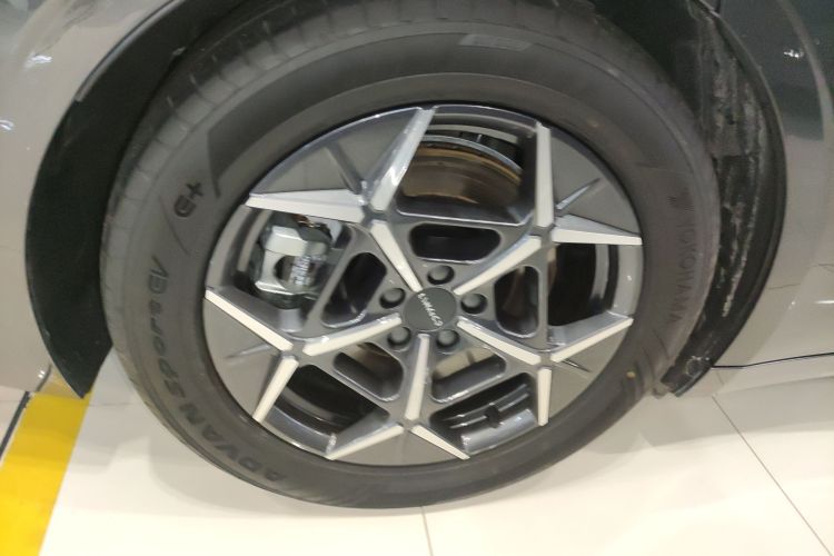 领克Z10 2024款 95kWh 766km后驱Max车身外观6008