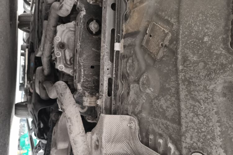 福特 探险者 2023款 EcoBoost 285 四驱钛金版 7座局部细节9009