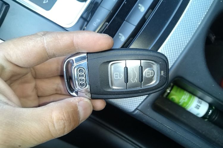 奥迪A4L 2015款 45 TFSI quattro个性运动型中控内饰11