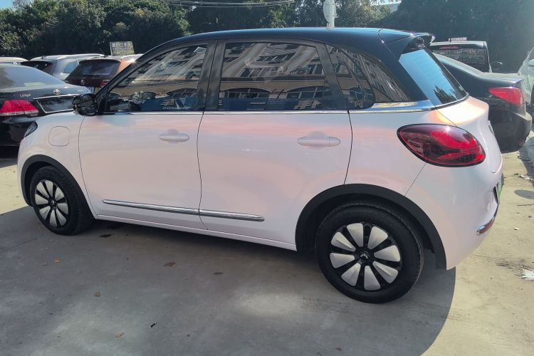 五菱汽车 五菱缤果 2023款 333km 灵犀互联款车身外观4