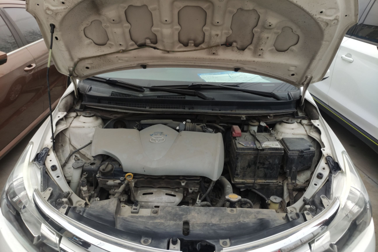 丰田 威驰 2014款 1.3L 手动型尚版机舱底盘24