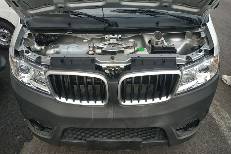 金杯 小海狮X30 2023款 1.5L 超享型客车5/6/7座无空调版SWC15M机舱底盘24