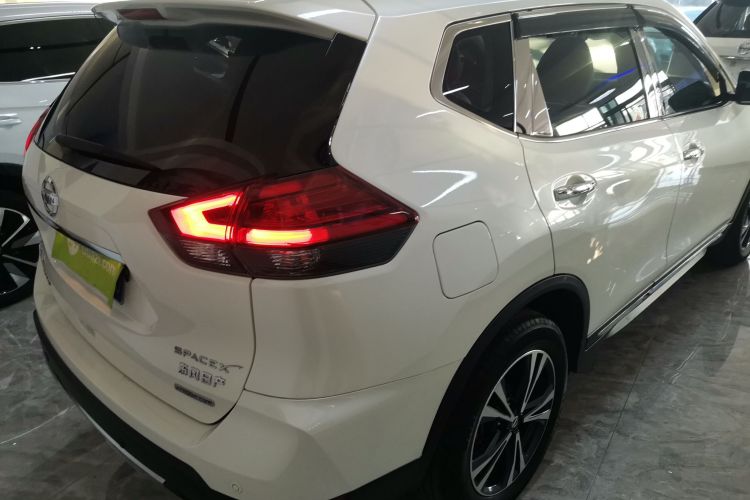 日产 奇骏 2020款  2.5L XL ITS CVT 4WD豪华领航版车身外观7