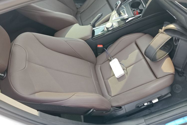 宝马3系 2019款 320Li M运动套装局部细节41