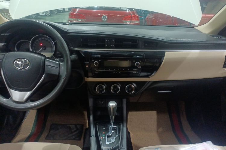 丰田 雷凌 2015款 1.6E CVT新锐版中控内饰16