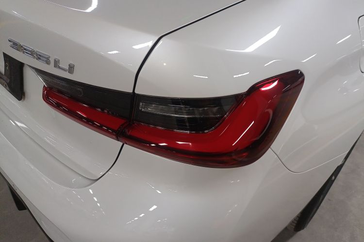 宝马3系 2025款 325Li M运动套装车身外观9