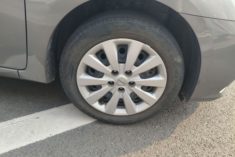 日产 轩逸 2019款 经典 1.6XE CVT舒适版车身外观10