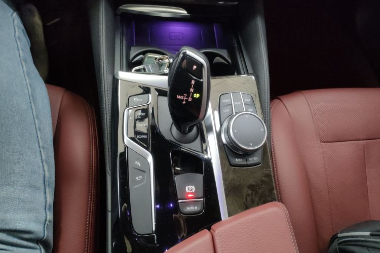 宝马5系 2020款 530Li 尊享型 M运动套装中控内饰18