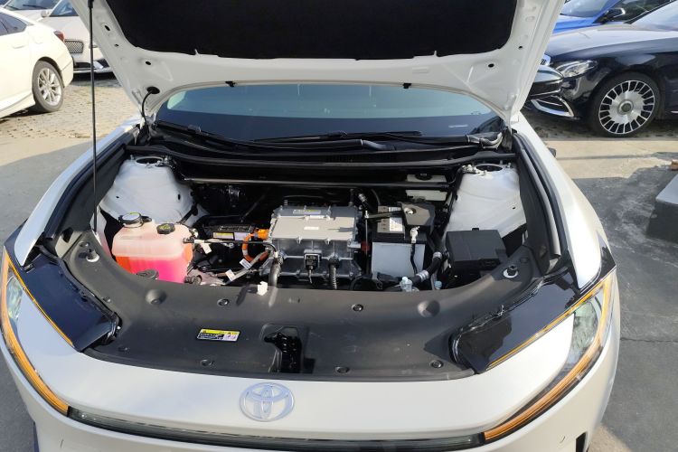 丰田bZ5 2025款 550 PRO智行版机舱底盘24