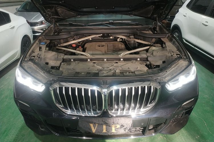 宝马X5(进口) 2021款 xDrive40i M运动套装机舱底盘24