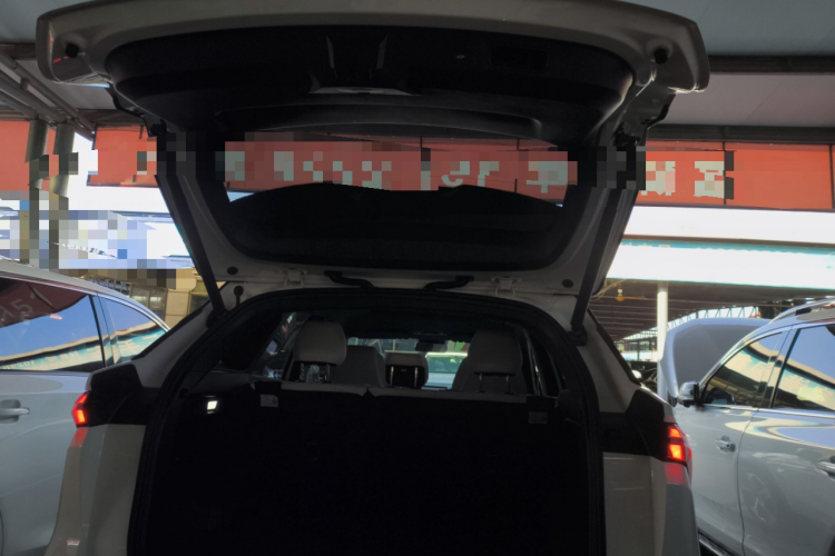 吉利银河 银河L7 2023款 1.5T 115km 星舰机舱底盘23