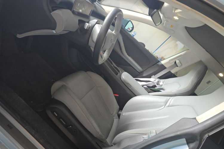 蔚来ET5 2022款 75kWh中控内饰19