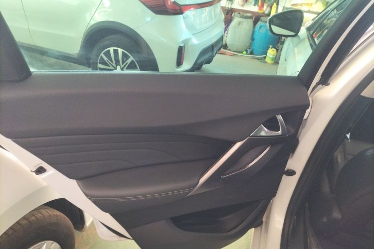 DS 5 2015款 1.6T 雅致版THP160中控内饰7008