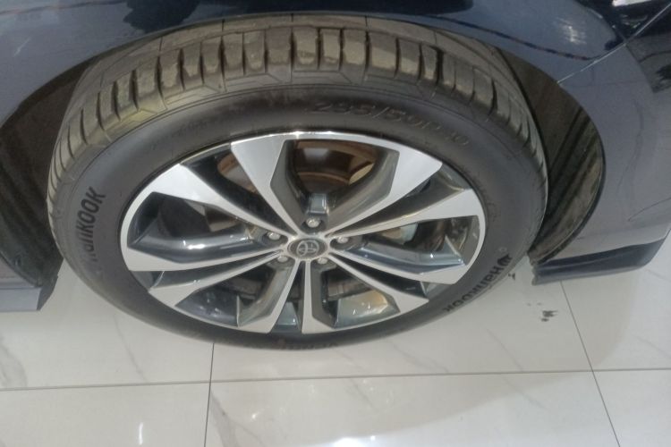 丰田 格瑞维亚 2023款 2.5L混动 旗舰VIP版车身外观6001