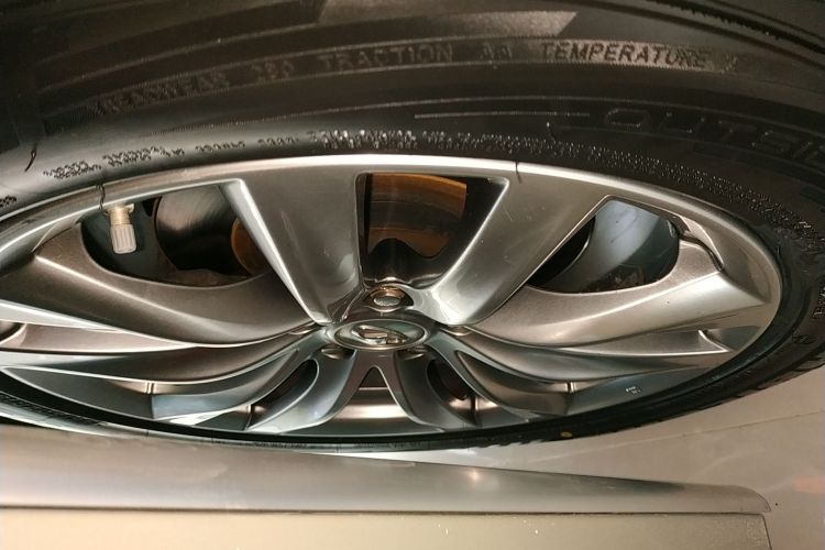 英菲尼迪Q70 2017款 Q70L 2.5L 精英版车身外观6007