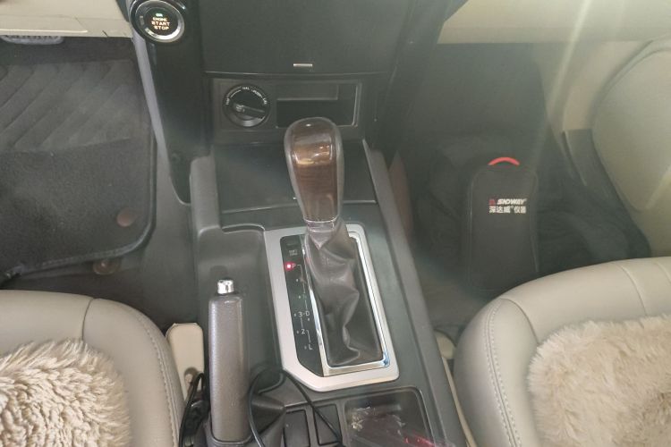 丰田 普拉多(进口) 2014款 2.7L 自动豪华版中控内饰18