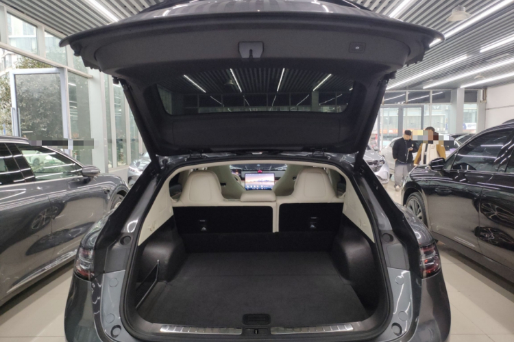 鸿蒙智行 智界R7 2024款 纯电 802km Max机舱底盘23