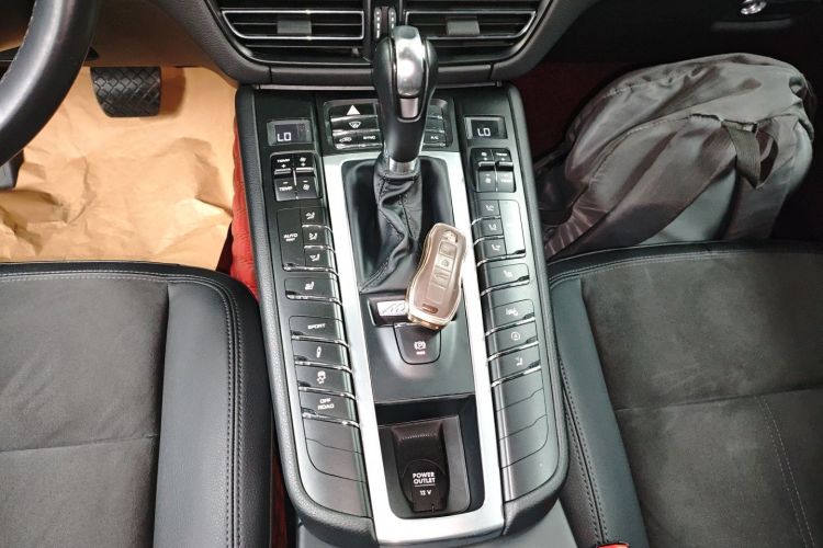保时捷 2018款 Macan 2.0T中控内饰18