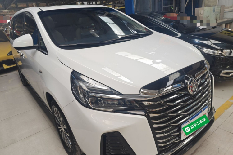 别克GL8 2023款 改款 陆上公务舱 豪华型车身外观6002