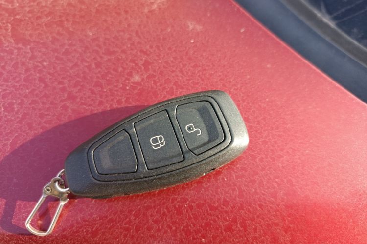 福特 翼搏 2013款 1.5L 自动尊贵型中控内饰7001