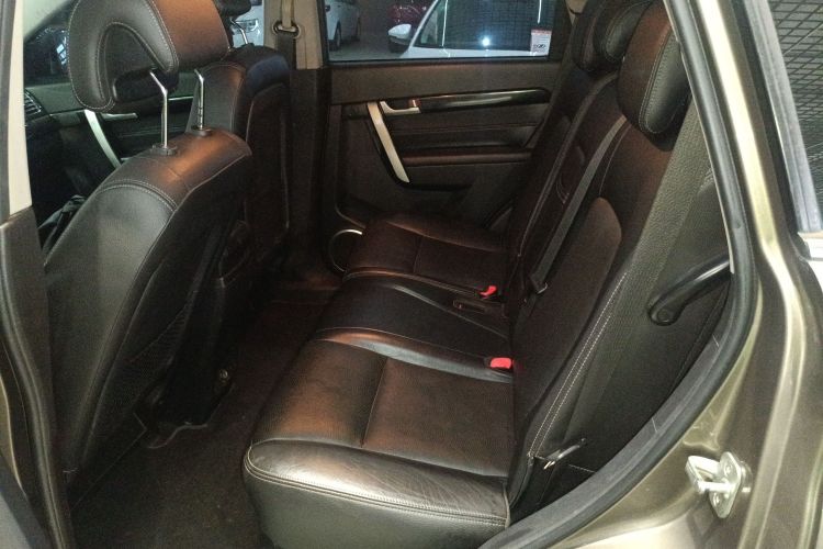 雪佛兰 科帕奇 2015款 2.4L 四驱旗舰版 7座中控内饰7004