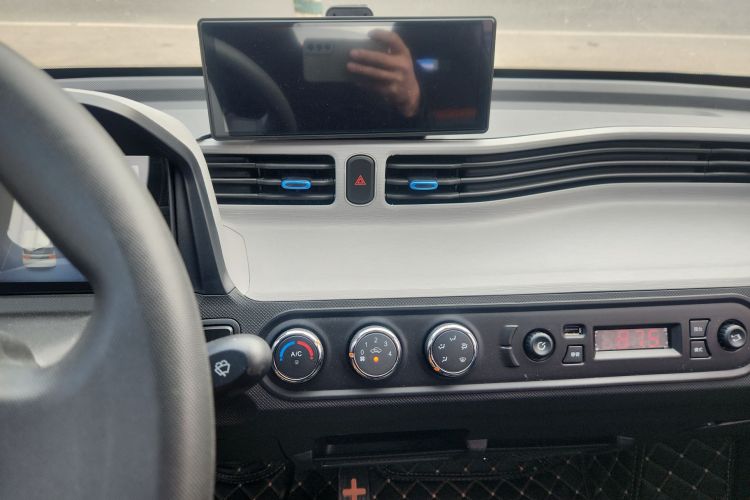 五菱汽车 宏光MINIEV 2021款 马卡龙臻享款 三元锂中控内饰16