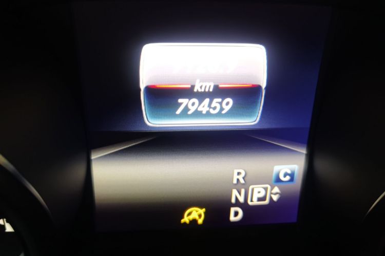 奔驰GLA 2018款 GLA 220 4MATIC 运动型中控内饰15