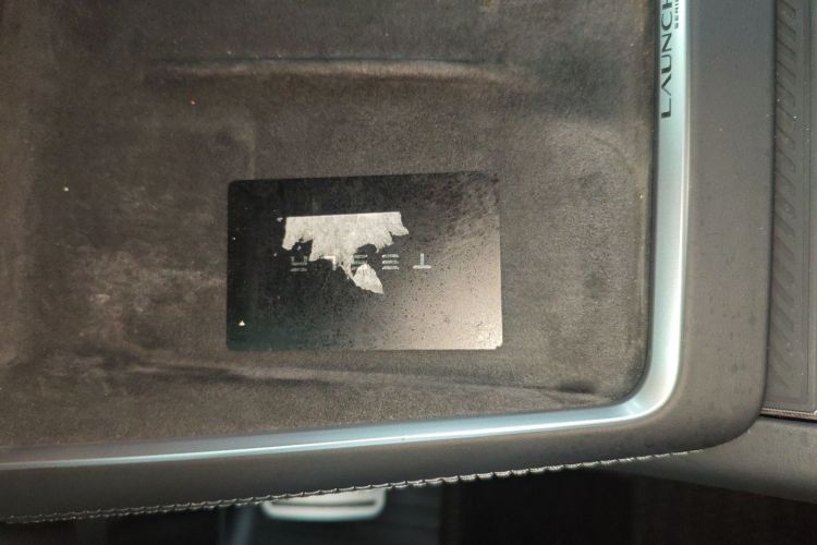 特斯拉 Model Y 2025款 长续航全轮驱动 首发版中控内饰11