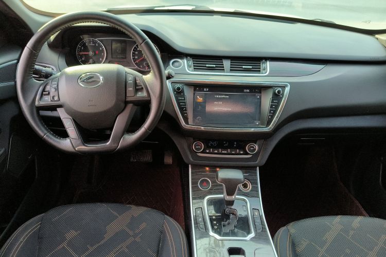 陆风X7 2018款 劲越 1.5T 全景尊享型中控内饰12