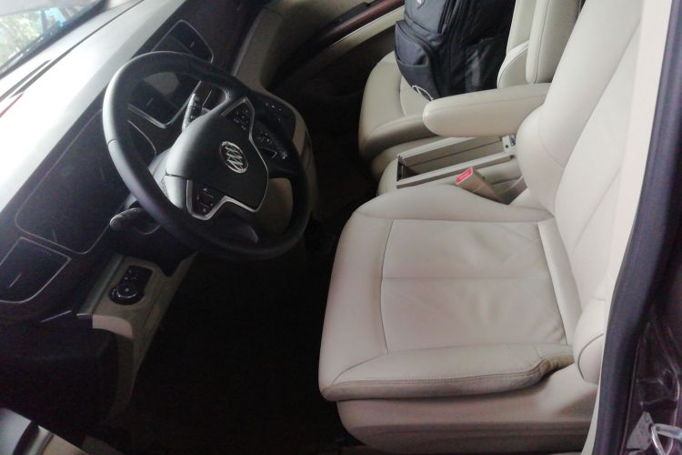 别克GL8 2018款 28T 豪华型 国VI中控内饰19