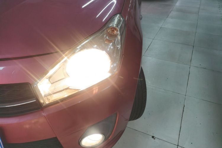 铃木 奥拓 2013款 1.0L 自动豪华型车身外观36