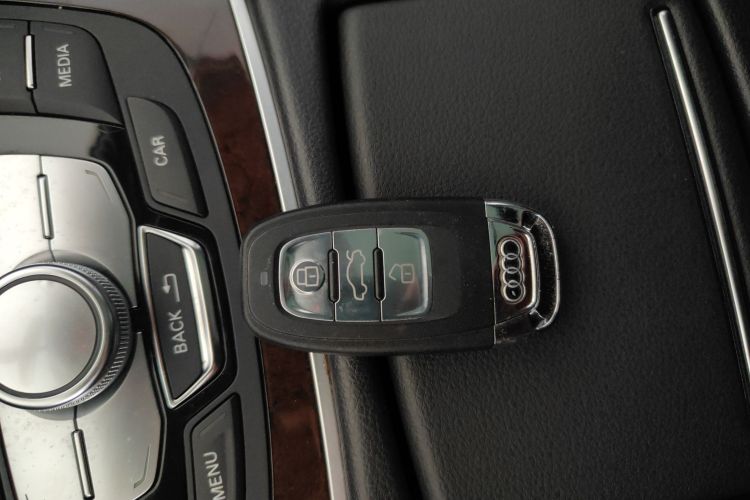 奥迪A6L 2017款 30 FSI 舒适型中控内饰11