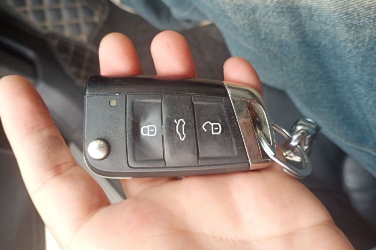 大众 帕萨特 2017款 330TSI DSG尊荣版中控内饰11