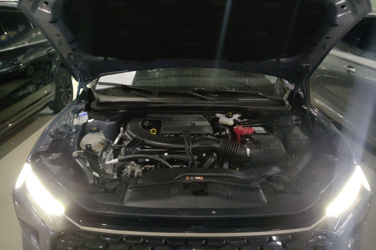 福特 蒙迪欧 2025款 2.0T EcoBoost 豪华型机舱底盘24