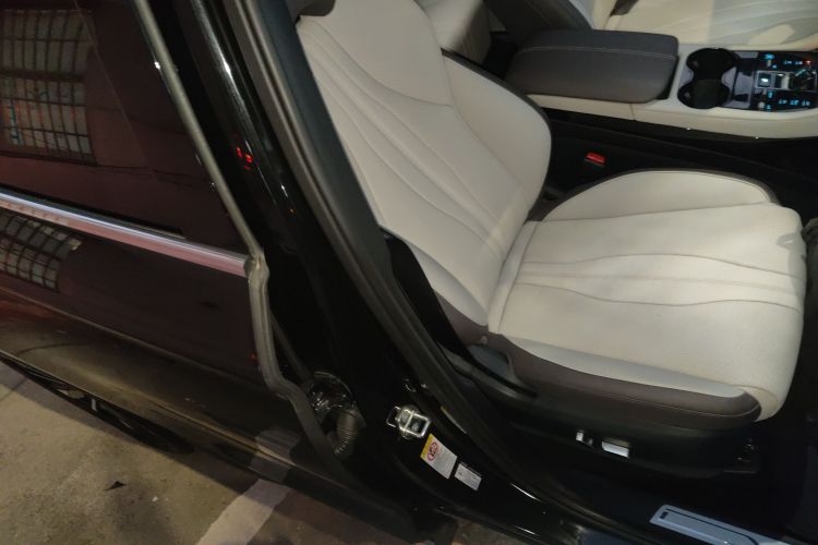 比亚迪 宋PLUS新能源 2025款 EV 智驾版 605km 旗舰型局部细节41