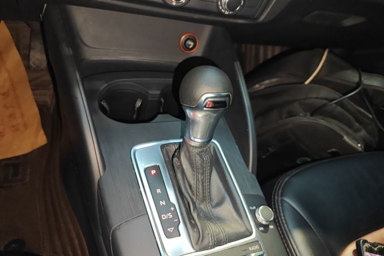 奥迪A3 2015款 Sportback 35 TFSI 百万纪念智领型中控内饰18