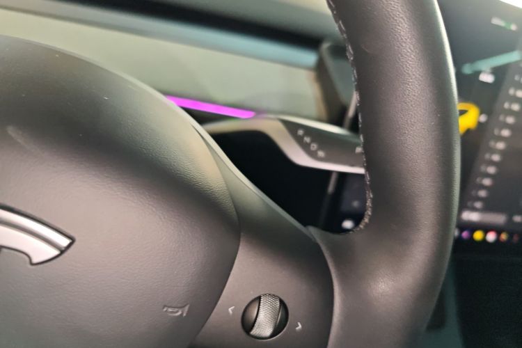 特斯拉 Model Y 2024款 后轮驱动版中控内饰18