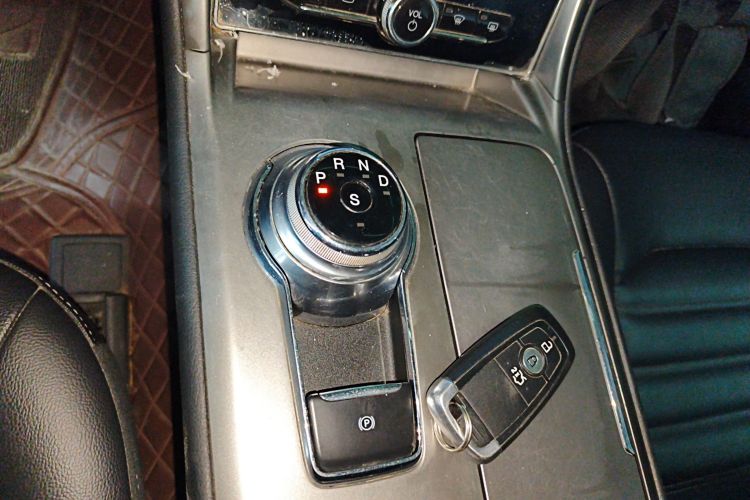 福特 蒙迪欧 2020款 EcoBoost 180 时尚型中控内饰18