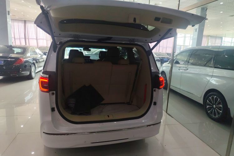 别克GL8 2022款 ES陆尊 653T 旗舰型中控内饰23