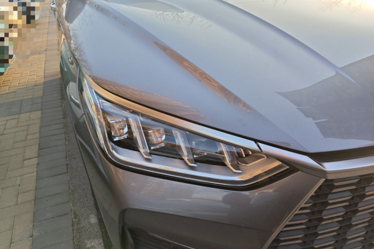 比亚迪 宋PLUS 2020款 1.5T 自动尊贵型车身外观8