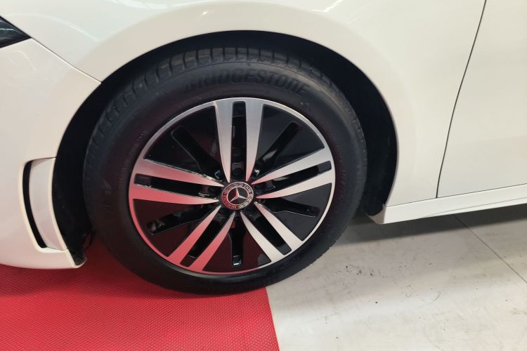 奔驰A级 2019款 A 180 L 运动轿车车身外观6007