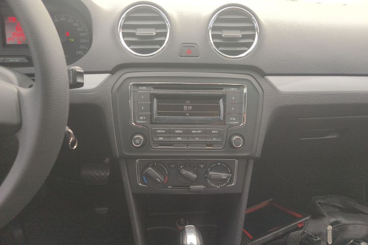 大众 捷达 2015款 1.6L 自动舒适型中控内饰16