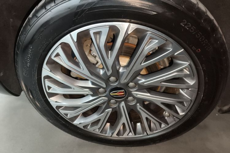 红旗H5 2023款 2.0T 自动智联旗畅版车身外观6008