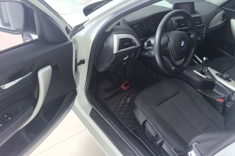 宝马1系(进口) 2016款 118i 领先型中控内饰7003