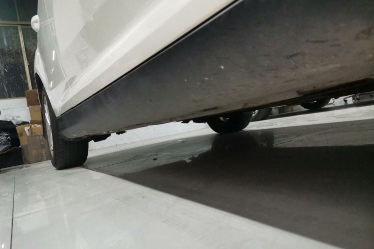 福特 福克斯 2018款 两厢经典 1.6L 自动风尚型智行版机舱底盘29