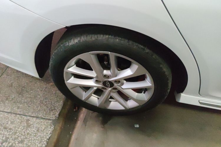 奇瑞 艾瑞泽GX 2018款 1.5T 手动劲色版 国V车身外观6008