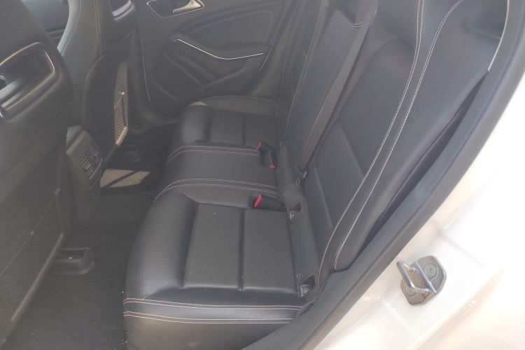 奔驰GLA 2018款 GLA 200 动感型中控内饰7004